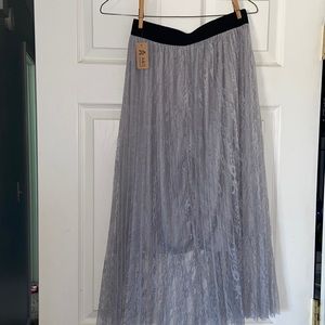 Gray Lace Skirt with Gray Liner and Black Elastic Waist. NWT